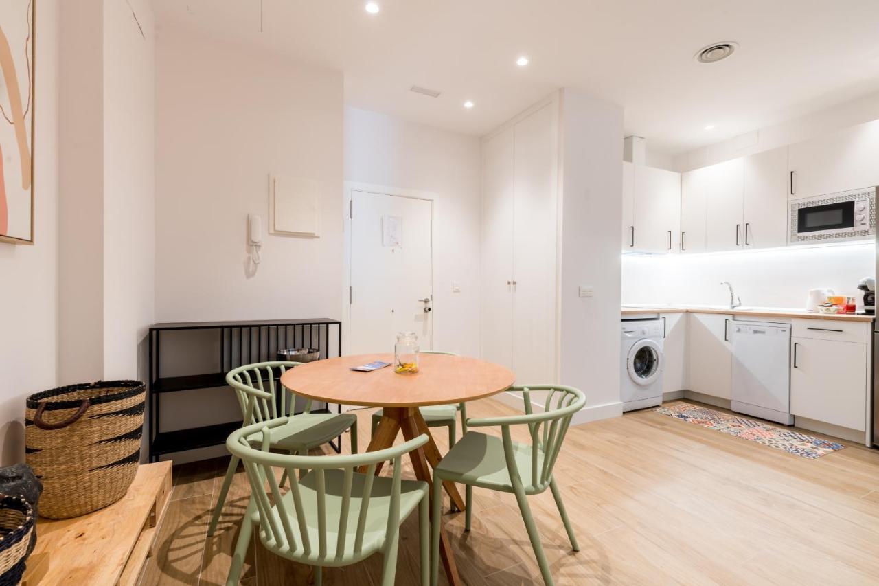 Santa Barbara Central Suites, Sevilla エクステリア 写真
