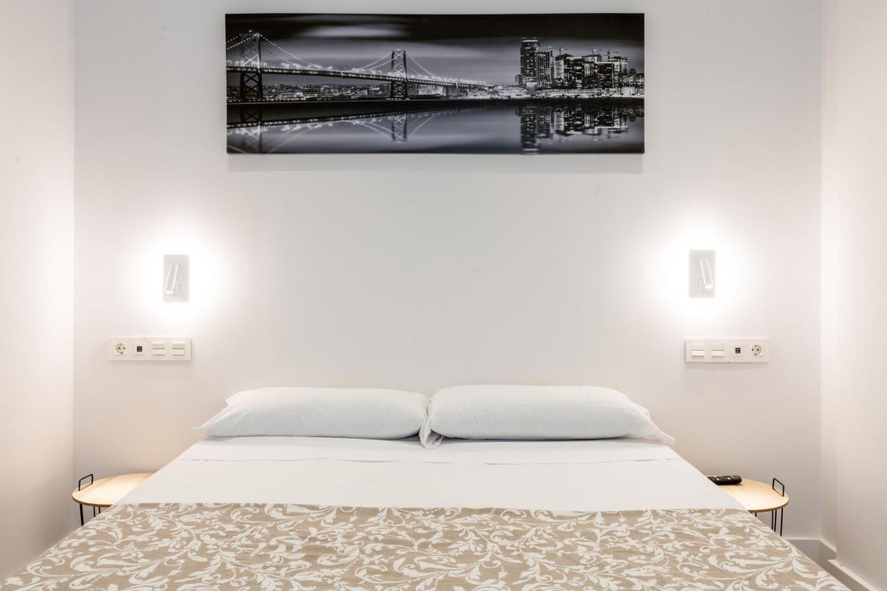 Santa Barbara Central Suites, Sevilla エクステリア 写真