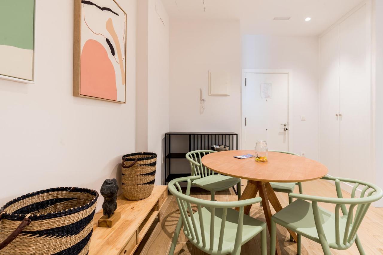 Santa Barbara Central Suites, Sevilla エクステリア 写真