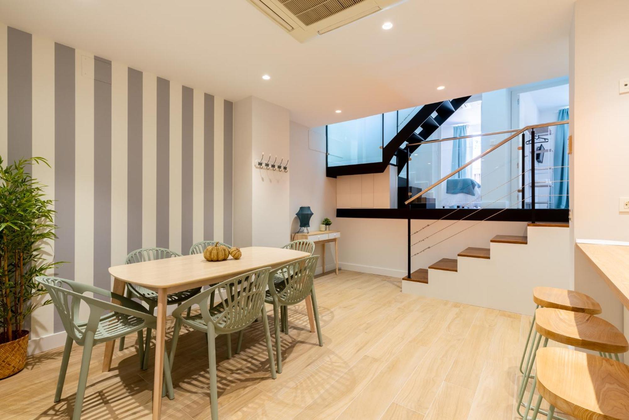 Santa Barbara Central Suites, Sevilla エクステリア 写真