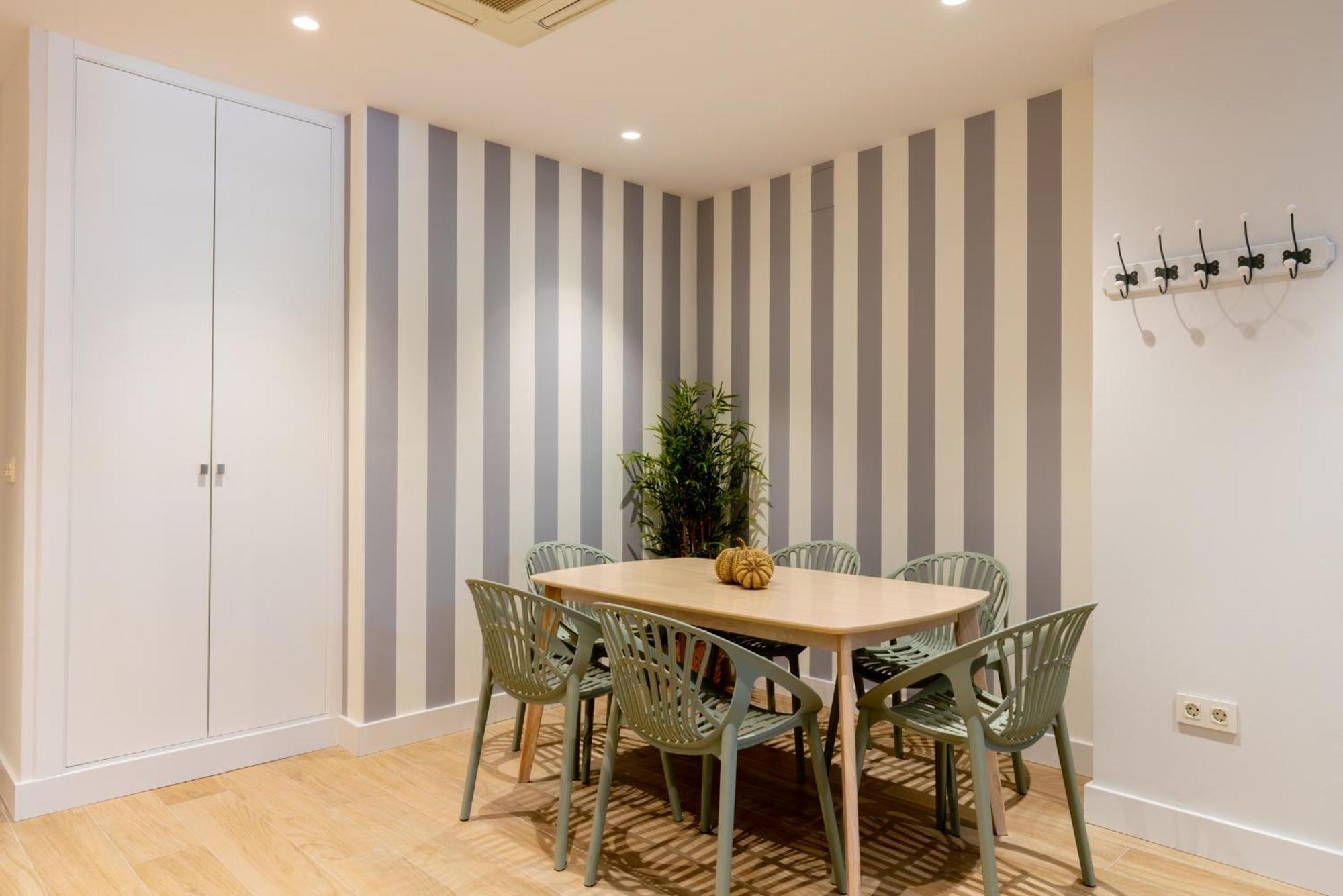 Santa Barbara Central Suites, Sevilla エクステリア 写真